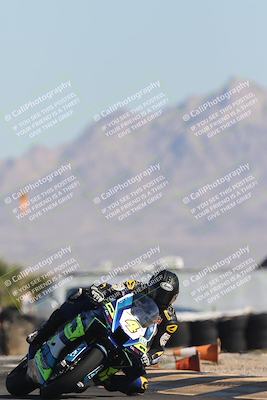 media/Oct-30-2025-Racers Edge (Thu) [[dabbdaf680]]/2-A Group/Session 2 (Turn 16)/